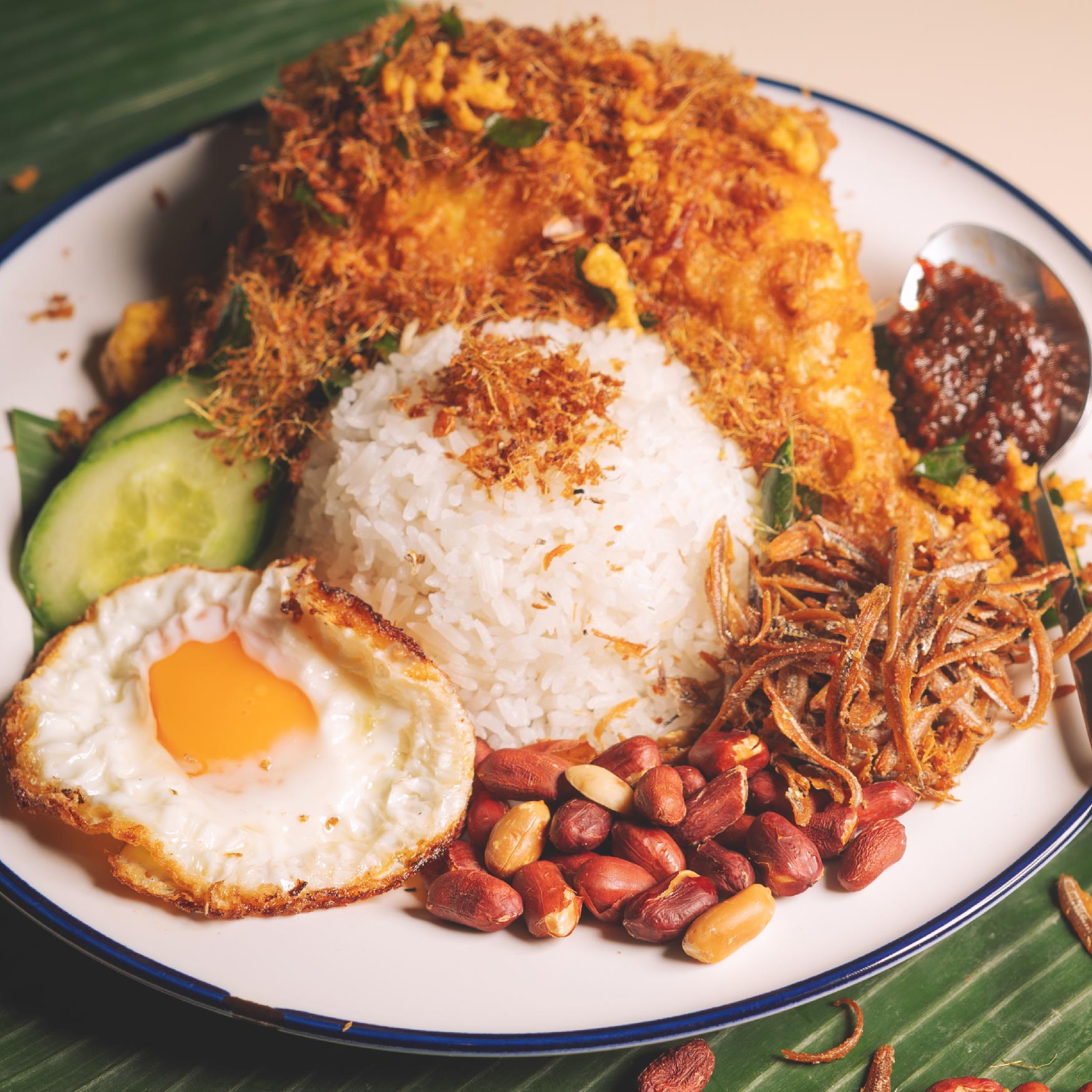 Nasi Lemak Ayam Goreng 